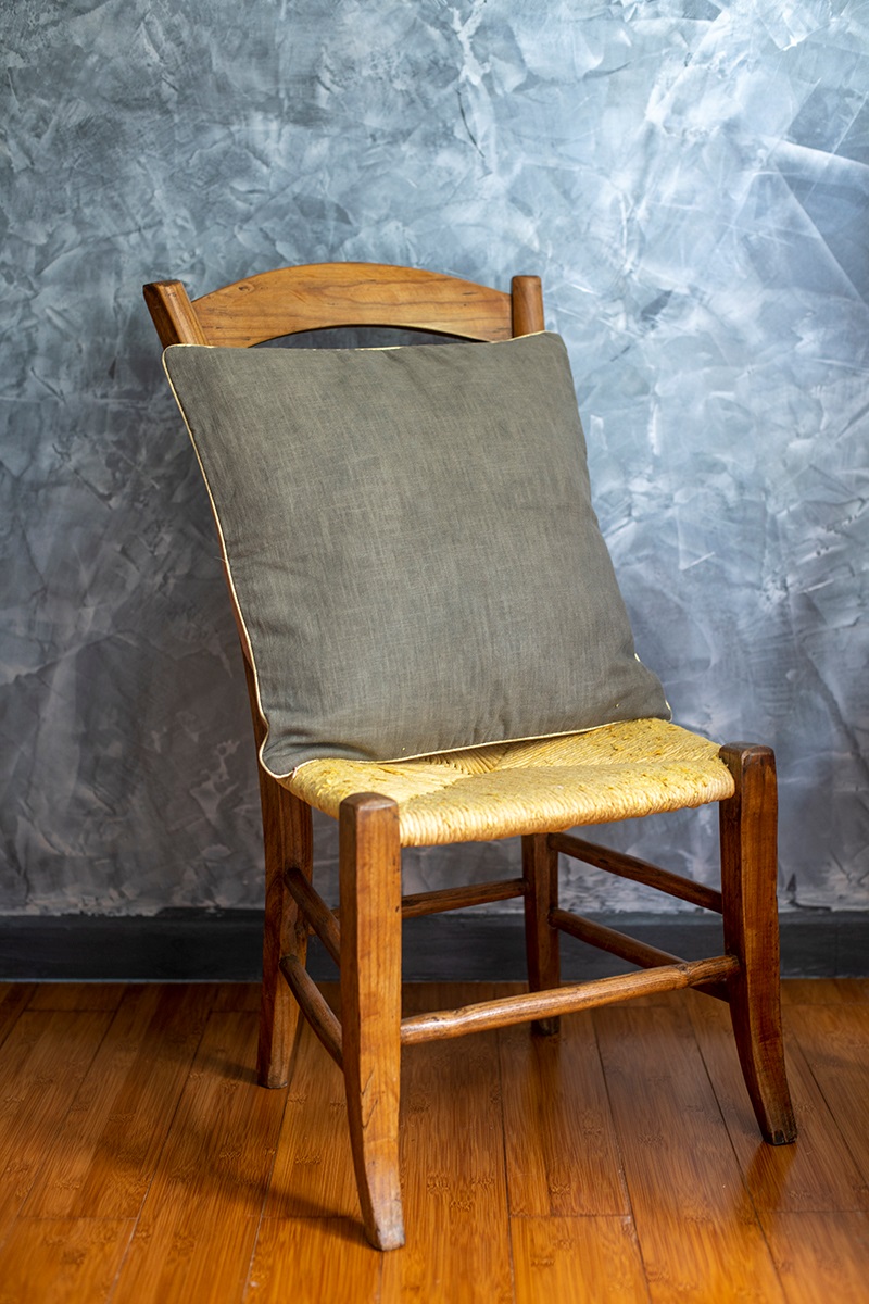 La broderie de Cilaos. La housse de coussin carrée – Image 5