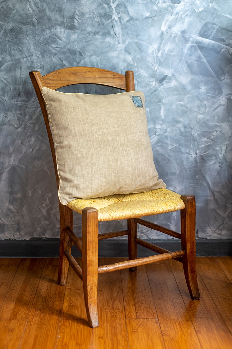 La broderie de Cilaos. La housse de coussin carrée – Image 8