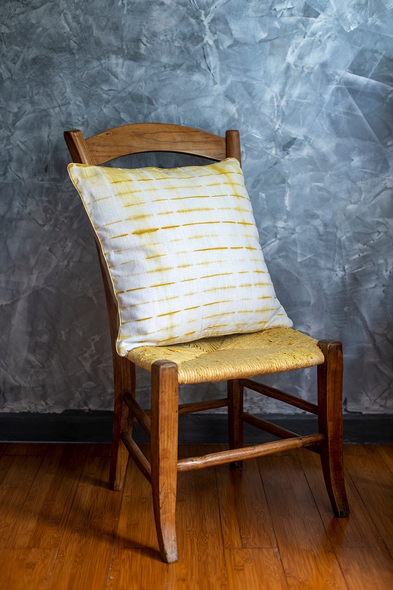 La broderie de Cilaos. La housse de coussin carrée – Image 9