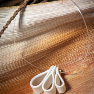 Le collier. "Hibiscus"